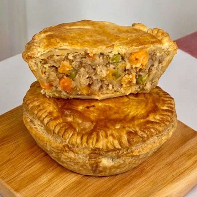 Mama's Lamb Pie [L].